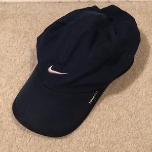 Nike navy feather light hat
